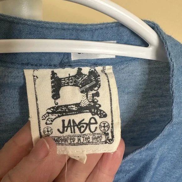 Jaase Embroidered Light Blue Bell-Sleeve Tunic size medium - Picture 8 of 11